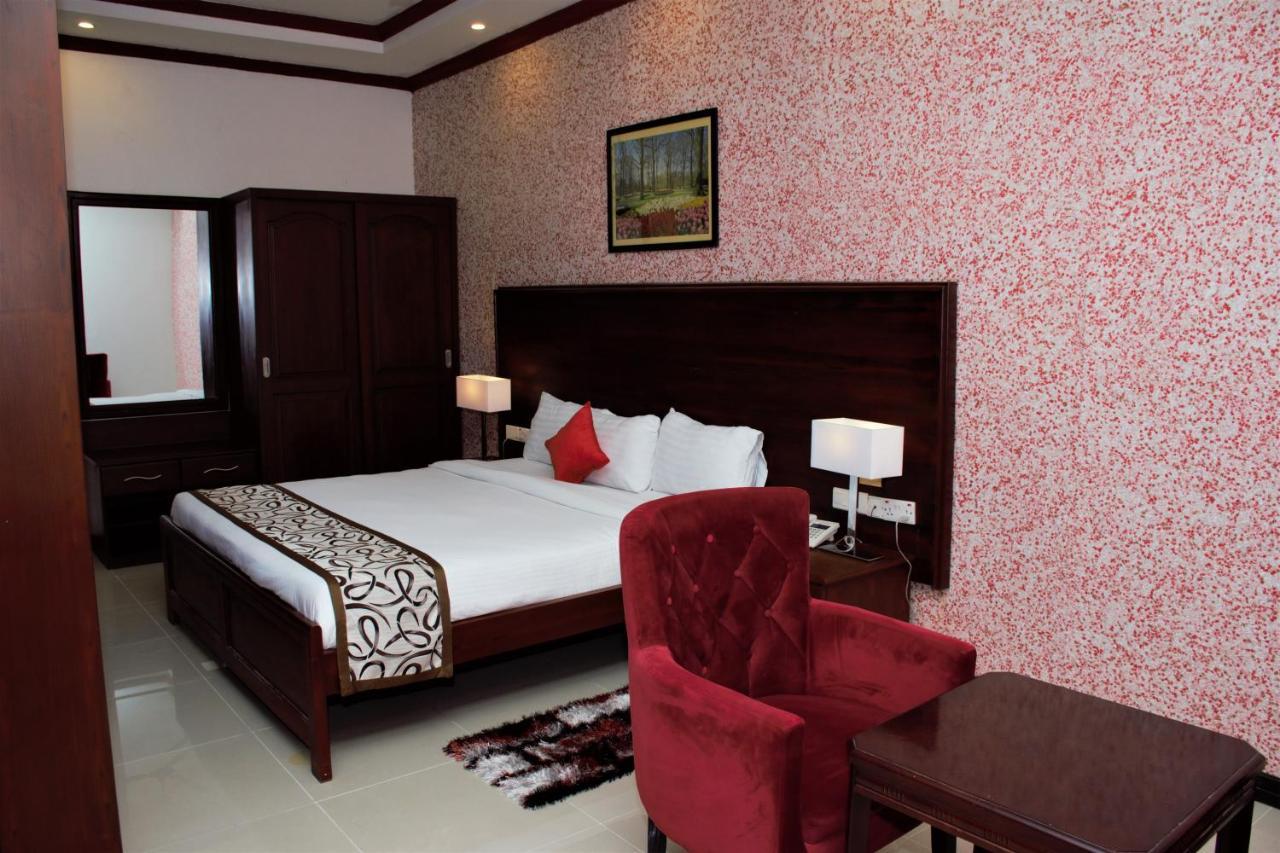 Hotel Blue Sapphire Dar es Salaam Bagian luar foto