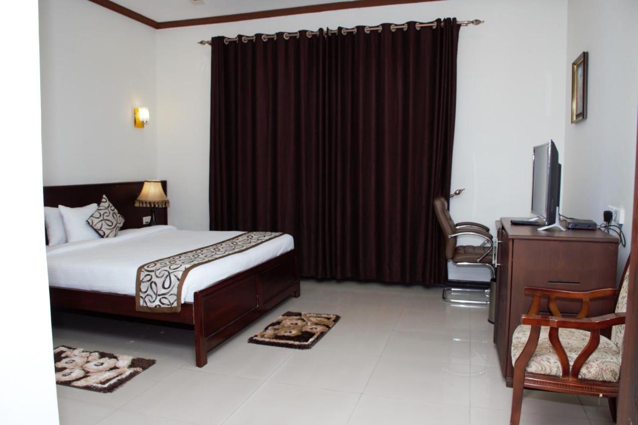 Hotel Blue Sapphire Dar es Salaam Bagian luar foto