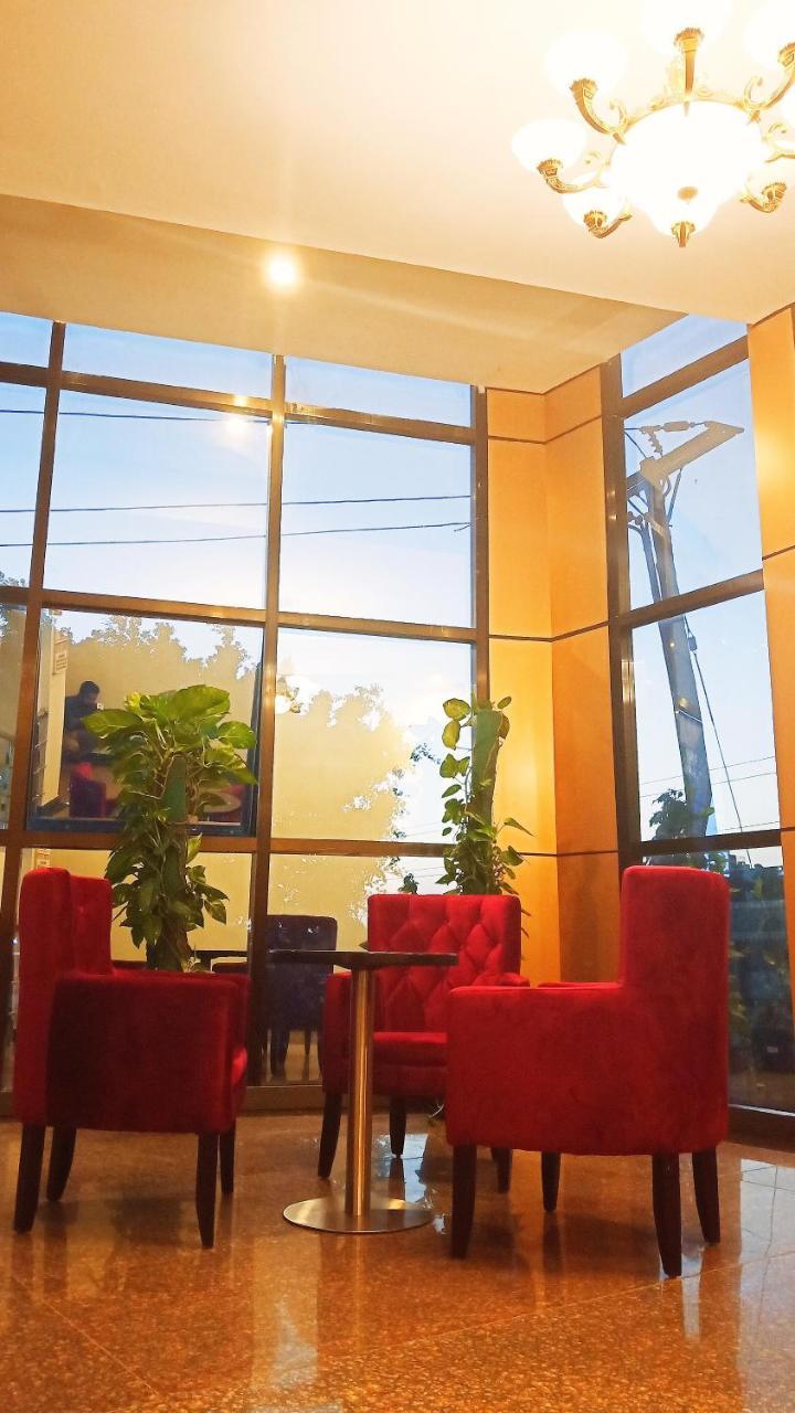 Hotel Blue Sapphire Dar es Salaam Bagian luar foto