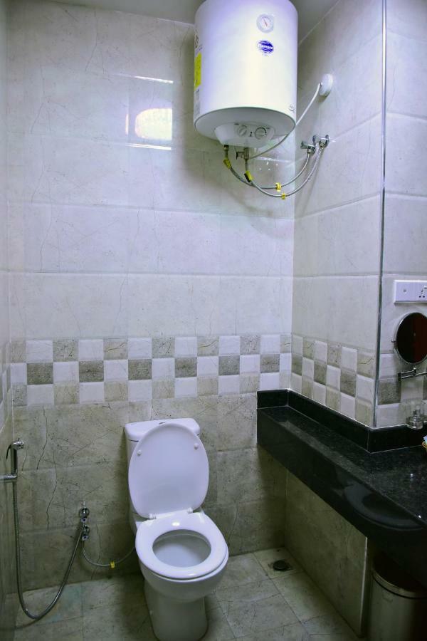 Hotel Blue Sapphire Dar es Salaam Bagian luar foto