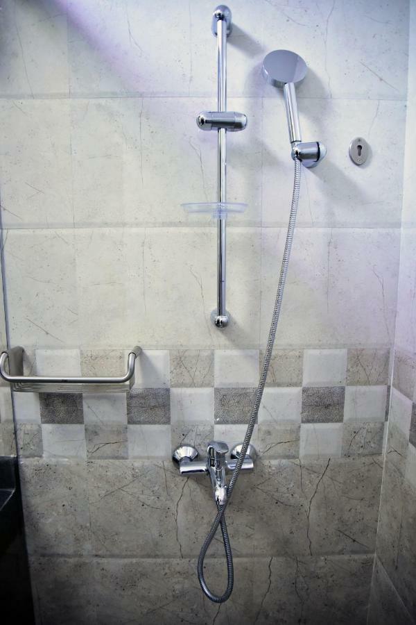 Hotel Blue Sapphire Dar es Salaam Bagian luar foto