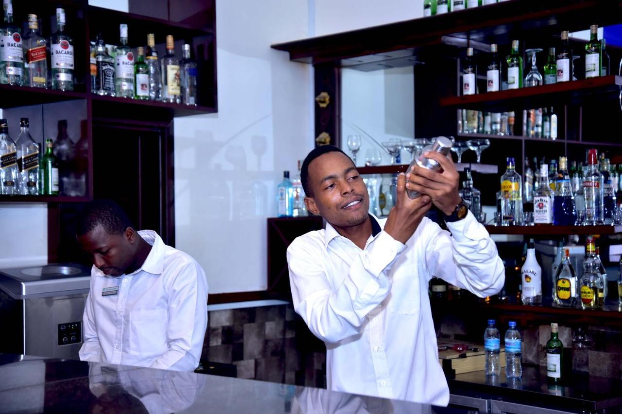 Hotel Blue Sapphire Dar es Salaam Bagian luar foto
